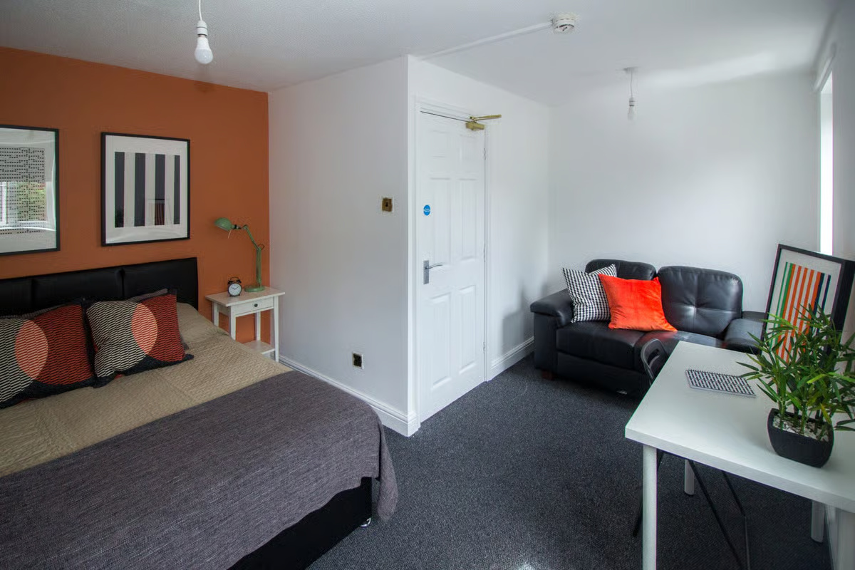 JJ, Thomson Mews, Manchester, M14 6JT