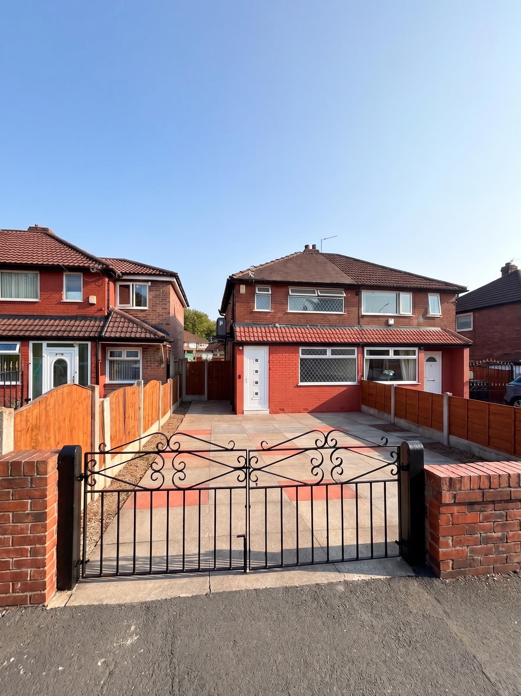 Longford Road West, Manchester, M19 3JU